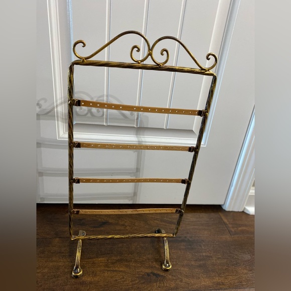 Earring Holder - Picture 4 of 4